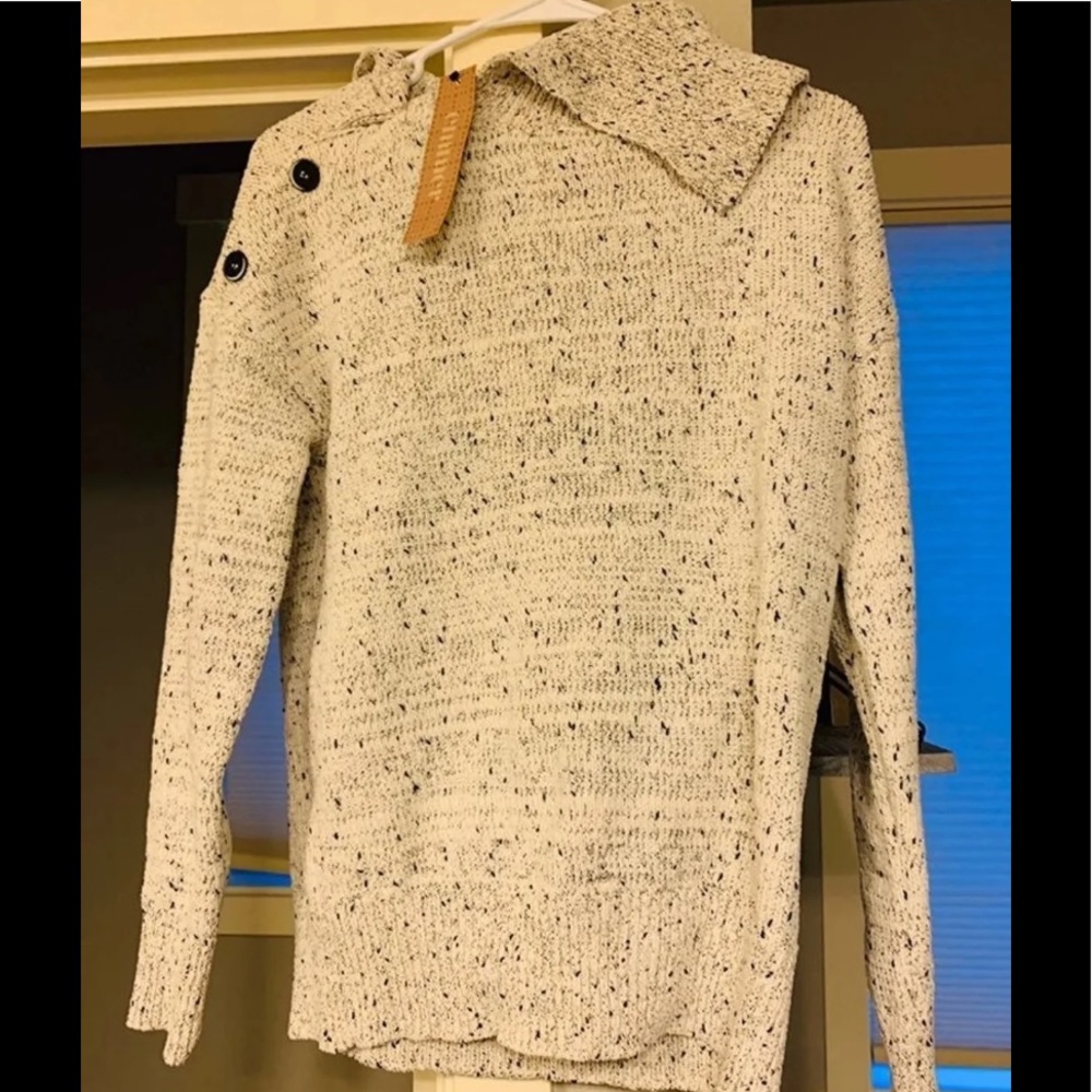 Sweater - Picture 3 of 3